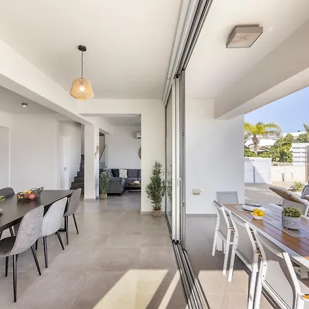 Villa Hestia Seaside A6 *